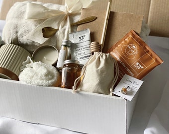 Gift Box For Women, Personalized Gifts For Her, Best Friend Birthday Gifts, Self Care Box, Thank You Gift Box, Thinking Of You Care Package