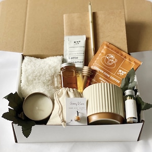 Gift Box For Women, Personalized Gifts For Her, Best Friend Birthday Gifts, Self Care Box, Thank You Gift Box, Thinking Of You Care Package