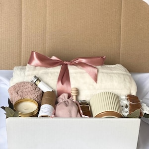 Caixa de presente Sending Love | Caixa de presente Friendship | Caixa de presente Self Care | Pacote de cuidados para ela | Caixa de melhor amiga | Caixa de presente para mãe Presente Hygge | Personalizado