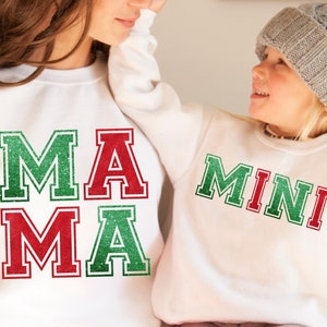 Paquete de mini PNG de mamá con purpurina navideña universitaria / Camiseta navideña / Regalo para mamá y yo / Regalo navideño DIY / Sublimación Cricut / DIY digital