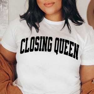 CLOSING QUEEN png | Varsity-png | Shirtontwerp Comfort Colors 1717 | Makelaarscadeau diy | Vastgoed PNG voor sublimatie en Cricut Cut-bestand
