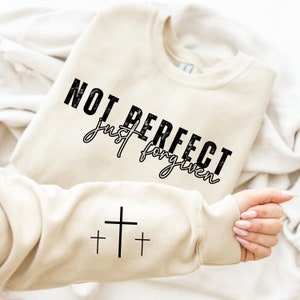 Pas parfait, juste pardonné PNG | Conception chrétienne de sublimation | verset biblique esthétique t-shirt | Fichier Cricut | Bible PNG | Chemise motivante