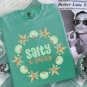 Côte salée et impertinente PNG | Couleurs Confort | de plage citation de Zazzle.be Liste d'envies Vous avez des idées ? Sublimation tendance | Téléchargement numérique | Cadeau de voyage | Bricolage à usage commercial