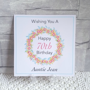 Carte d’anniversaire personnalisée d’âge pour une femme, couronne florale Milestone carte d’anniversaire pour une tante, maman grand-mère amie sœur carte d’anniversaire