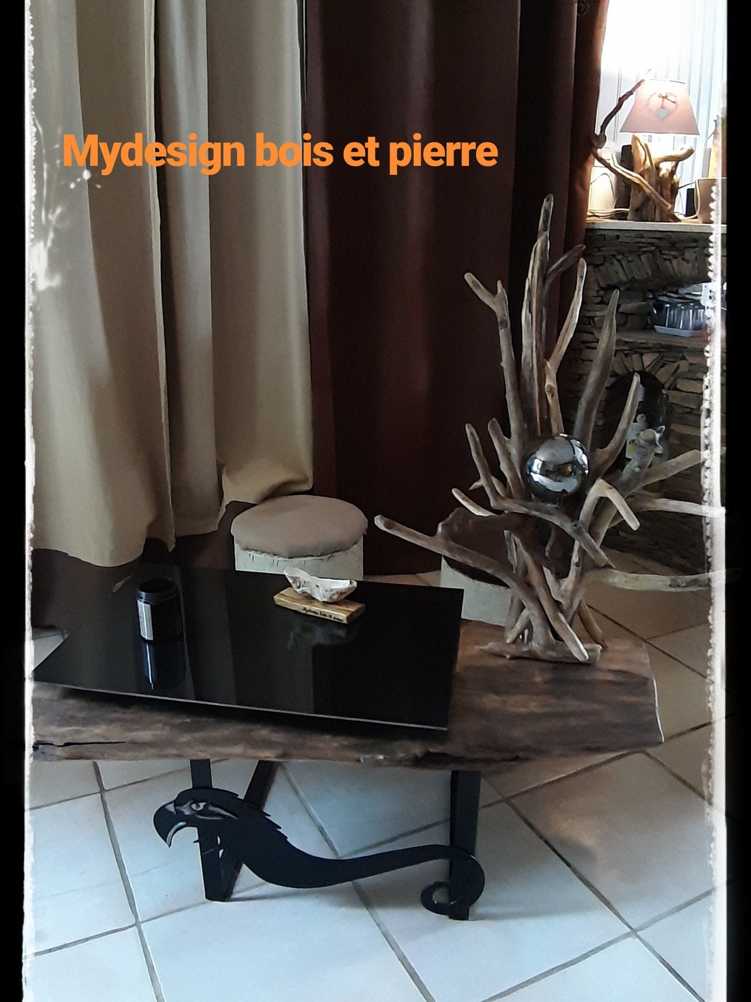 Wooden Table. Table Basse en Bois . Développement Durable .