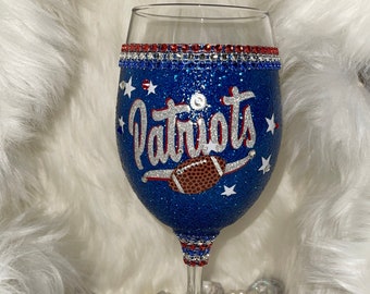Patriots inspired Wineglass
