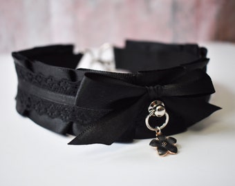 Made to your size / black flower choker / kitten play collar / goth / alt fashion / emo / pet play necklace / fancy bdsm / DDLG
