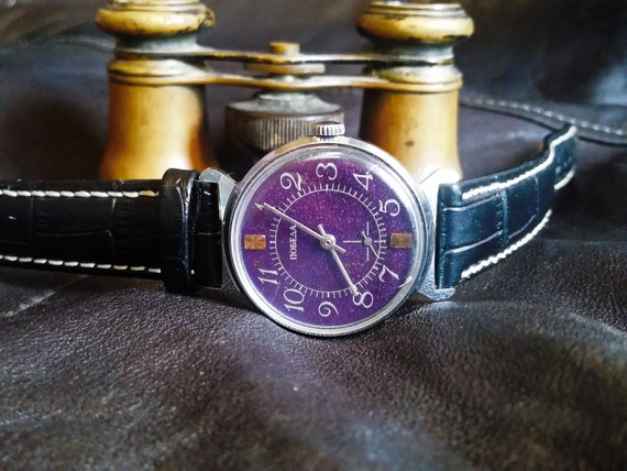 mooie zeldzame wijzerplaat ZELDZAAM vrijmetselaarshorloge Vintage Sovjet herenhorloge genaamd "VICTORY" Sieraden Horloges Horloges wordt geleverd met een nieuwe leren band van hoge kwaliteit! Pobeda 
