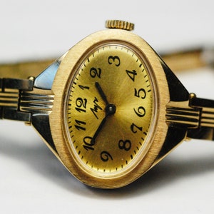 new- old -stock rare vintage women&#39;s wrist watch produced ussr made&quot; luch &quot; 17 jewels gilding case