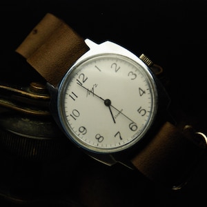 rare Watch &quot;LUCH&quot; made in USSR, 23 Jewels 2209 +new leather strap