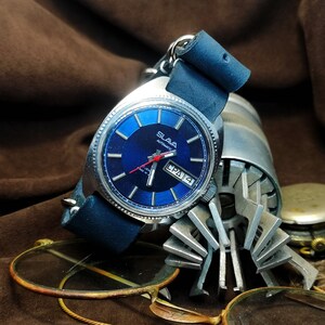 Vintage Men's watch "GLORY"("Slava"). mechanical watch. New band, 27 jewels collectible watches