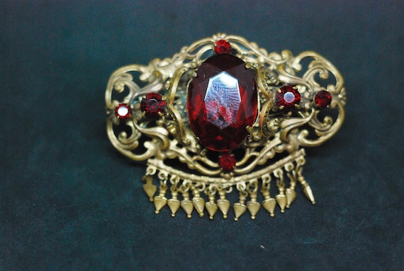 Broche Ancienne Ornée D'un Petit Rubis - Bijou Vintage D'occasion