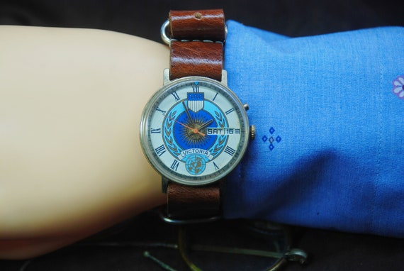 Montre bracelet homme vintage Dress SLAVA VICTORIA nouveau