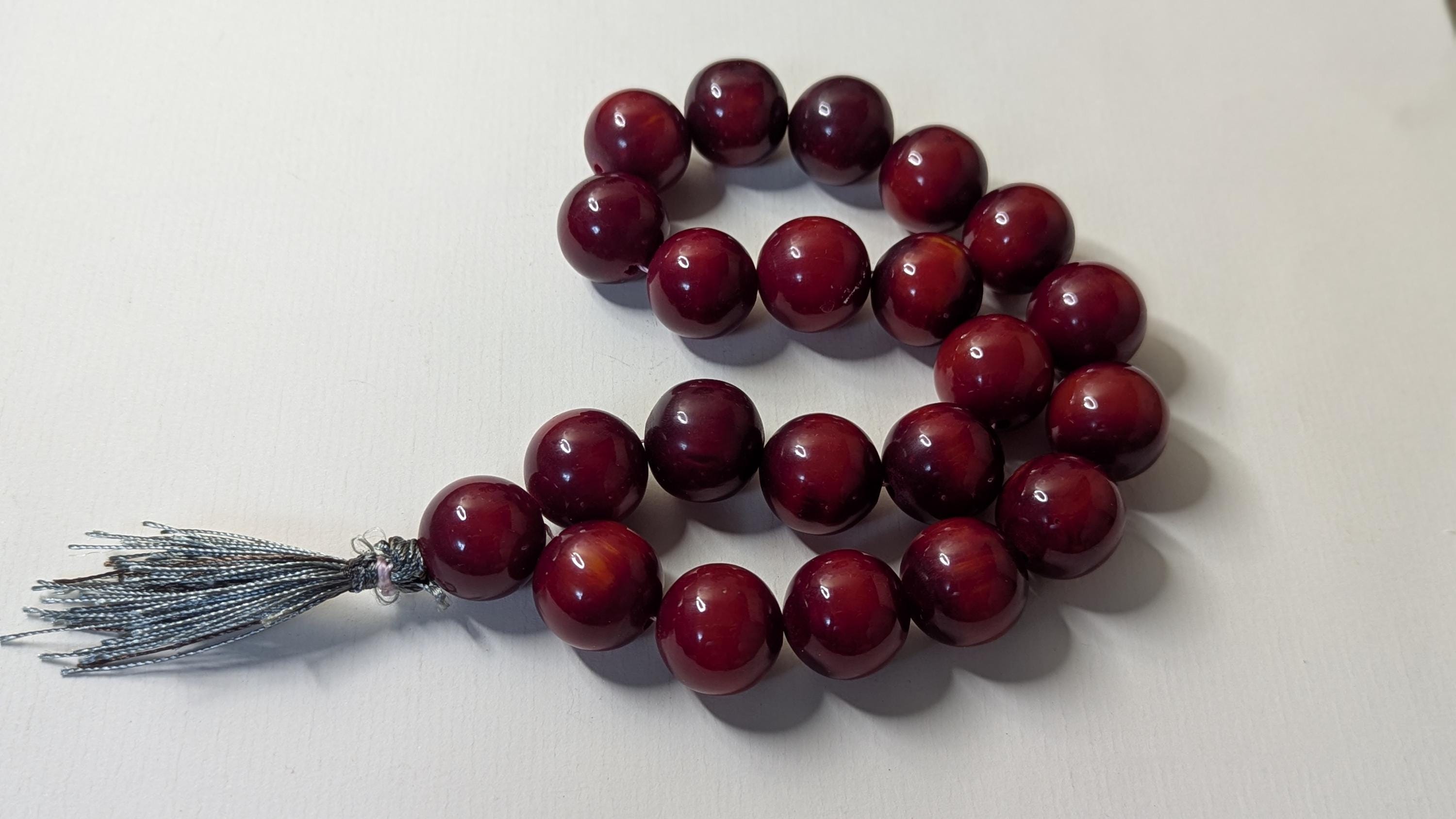 Bracelet Rigide Vintage En Ambre Cerise Et Bakélite - Bijou Ancien Et Collection