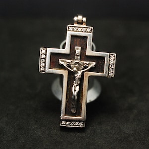 mooi christelijk zilveren kruis houten inzetstukken gewicht 11,98 gram christelijk orthodox kruisbeeld Oekraïne kruis 925 test