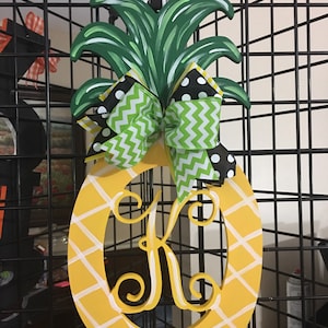 Pineapple Door Hanger,  Pineapple Wreath, Door Decor, Personalized gifts, Wall Decor, Welcome Sign