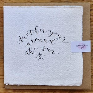 Cartões de Solstício Feitos à Mão – Design Minimalista de Sol / Cartão de Caligrafia / Presente de Astrologia / Papelaria Ecológica