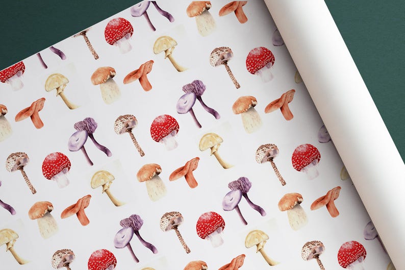 K&ouml;nnte beinhalten: Ein wei&szlig;er Hintergrund mit einem sich wiederholenden Muster aus Aquarellpilzen in verschiedenen Farben, darunter Rot, Orange, Gelb, Lila und Braun. Die Pilze sind realistisch gezeichnet und haben unterschiedliche Formen und Gr&ouml;&szlig;en.
