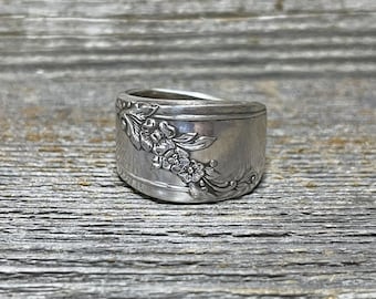 Queens Bess - Vintage Spoon Ring