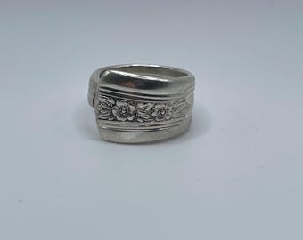 Vintage Wm. A. Rogers Oneida Ltd. Spoon Ring (2319) Size 6.5