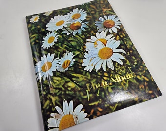 vtg daisies album // 10 double sided pages, clear acetate covers, // 11 x 9 inches