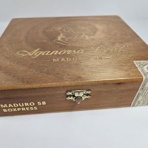 vtg wood keepsake, treasure box // 8 x 7 x 1.75 inches // old empty cigar box with that great scent