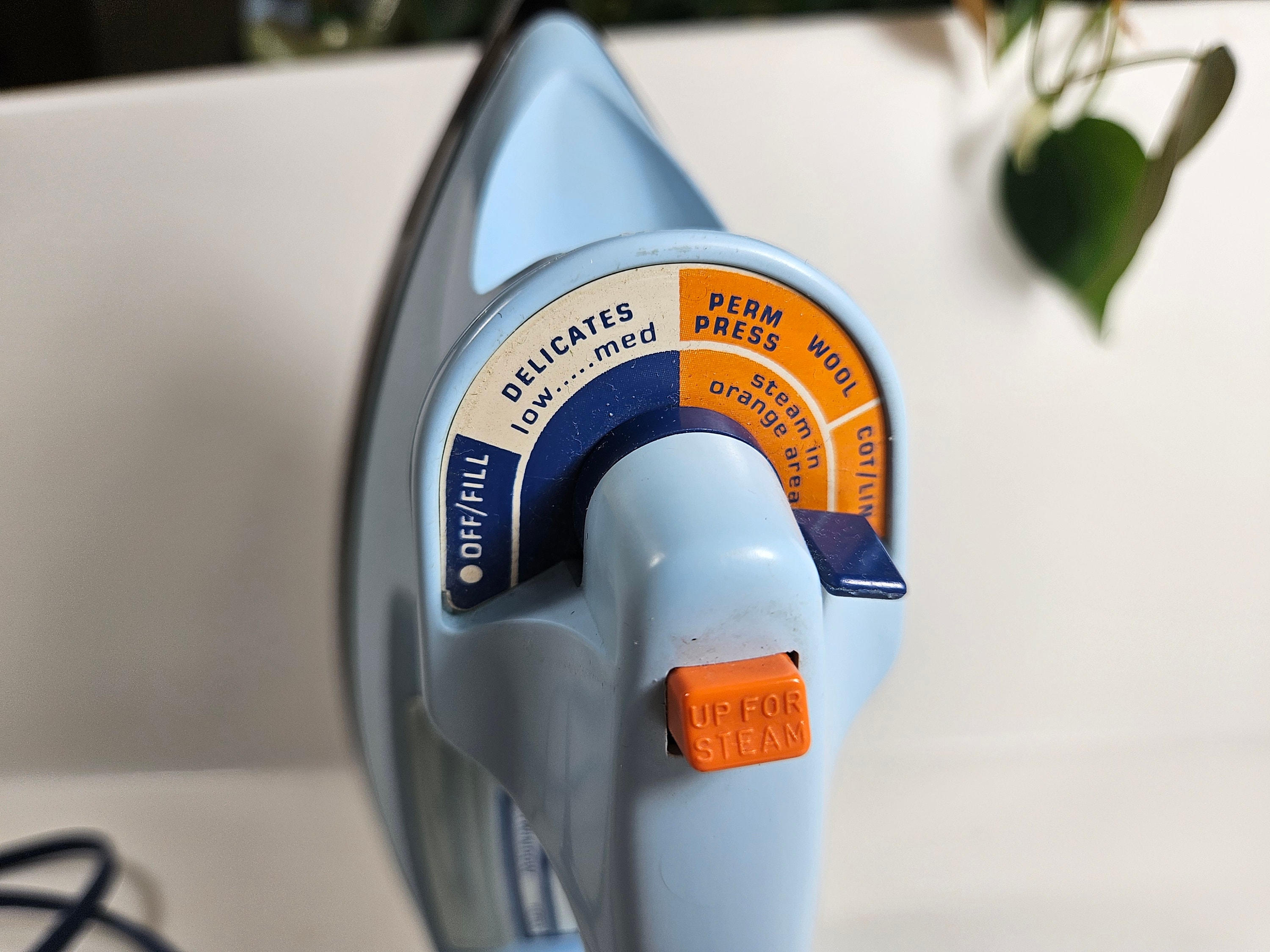 Vtg 80s Working Steam Iron, GE Light N' Easy // Blue - Etsy