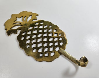 vtg brass pineapple wall hook // 11 x 5 inches