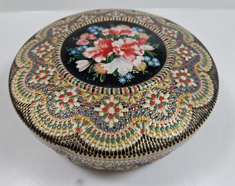 vintage Embossed Floral Round Tin, made in Holland // 8 x 3 inches