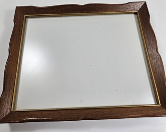 vtg 8 x 10 inch solid wood frame, scallop edge, glass cover // ready for hanging or tabletop