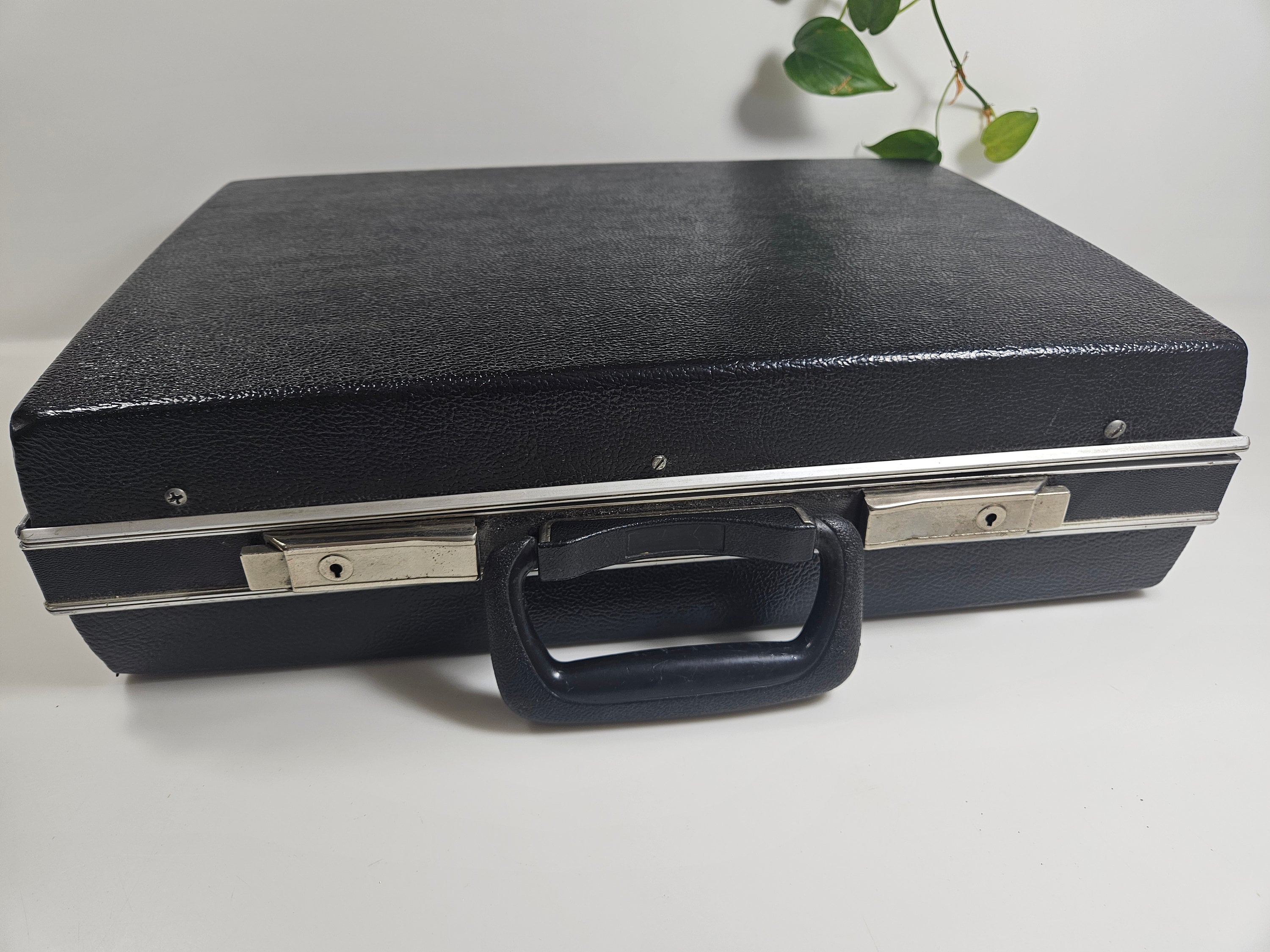 Vtg Black Hard-sided Plastic Briefcase, Silver Metal // 17.5 X