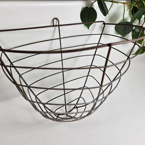 vtg metal wire wall-hanging plant basket, 3 size choices // flat back // succulent container