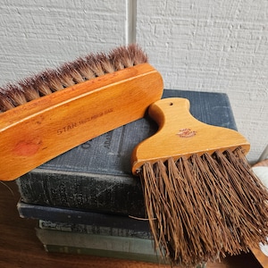 2 vtg wood brushes // 1 horsehair and 1 straw, rustic and used