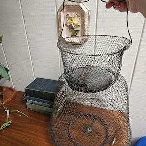 Canasta de alambre vieja para cangrejos o peces, oxidada y deslustrada // Decoración colgante // Elija entre 12,5 o 15 pulgadas de diámetro