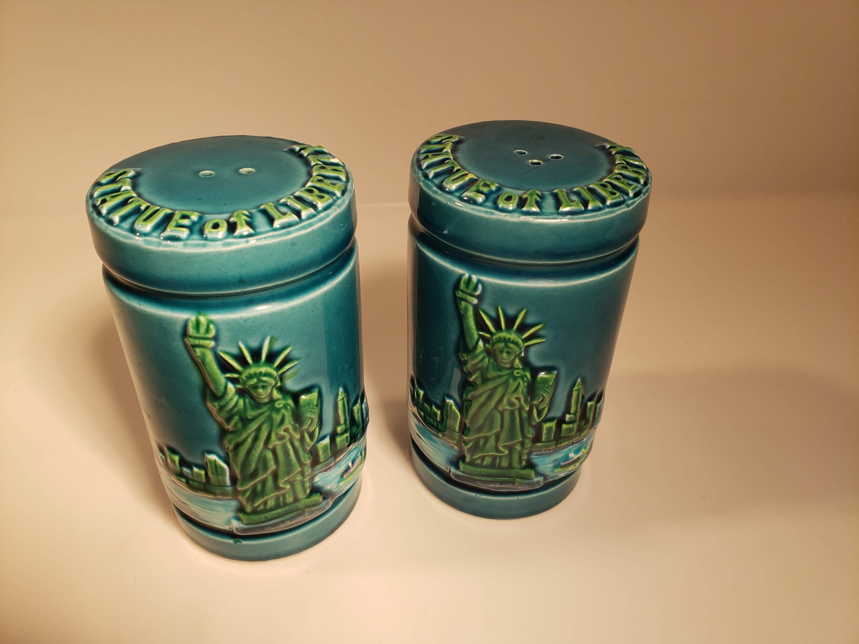 Vintage Statue of Liberty ceramic salt and pepper shaker set Etsy