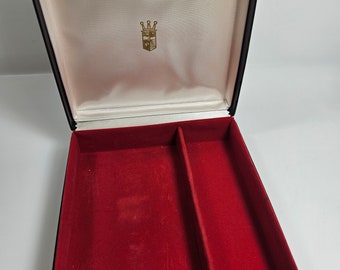 vtg catchall, jewelry box, watch box, valet box with red velour, 6 x 6 x 2.25 inches