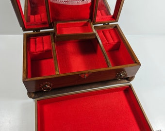 vtg carved wood 3-tier jewelry box, red felt interior // 13 x 8 x 5.5 inches // brass hardware, mirrors in lid
