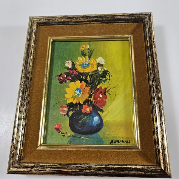 vtg tiny floral print in frame // frame for a 5x3.5 inch item // exterior frame 6.6 x 6.75 inches