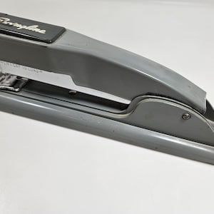 vtg Swingline steel stapler, works perfectly // made in USA // gray industrial stapler