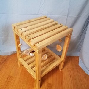 Houten plantenstandaard - Behandelde plantenstandaard - Tweelaagse plantenstandaard - schelpenplantenstandaard - nautische plantenstandaard - decoratieve houten tafel