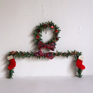 Dolls House Christmas MANTEL GARLANDS and WREATHS Sets A Fir, Red Sequins