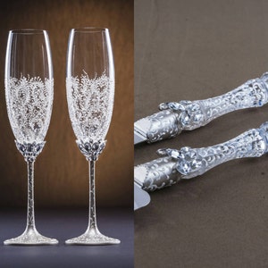 Personalized White Gray Wedding Set, White Silver Wedding Glasses and White Silver Wedding Cake Server Set Crystal Wedding Champagne Flutes