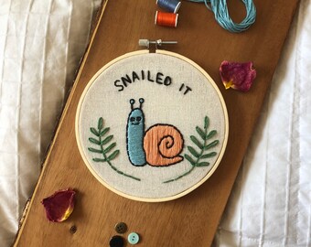 Snailed it - Hand embroidery - Embroidered wall hanging - Wall decor