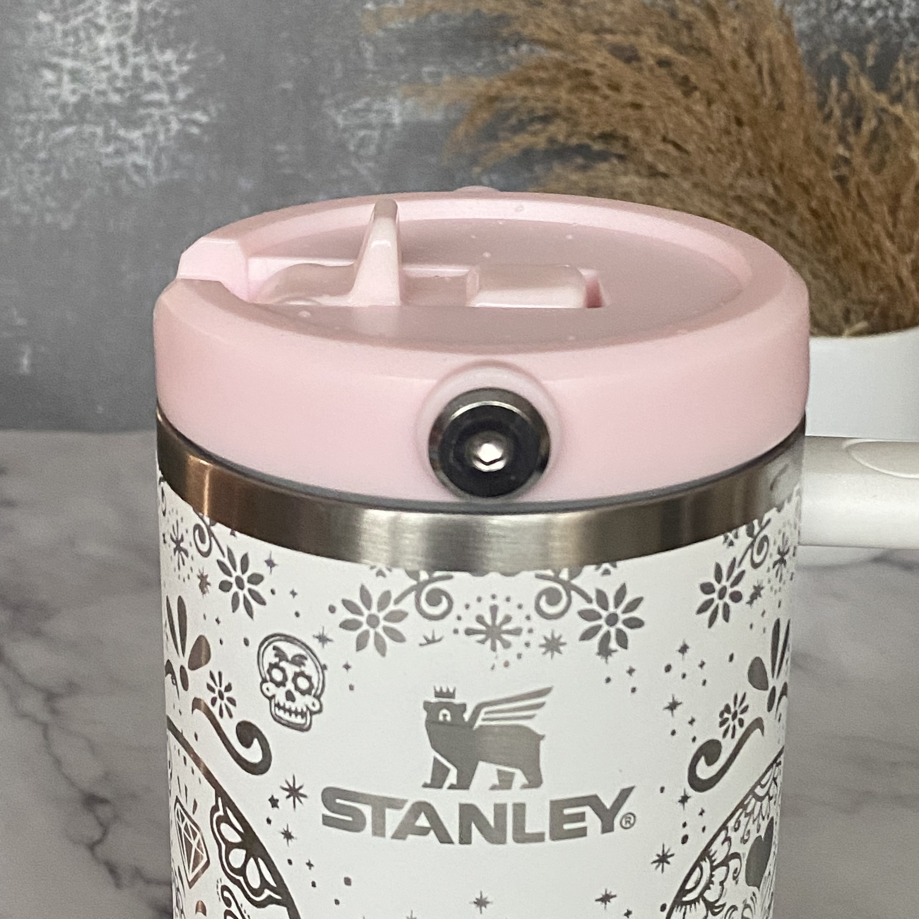 BABY PINK CLEAR Stanley Colored Lid