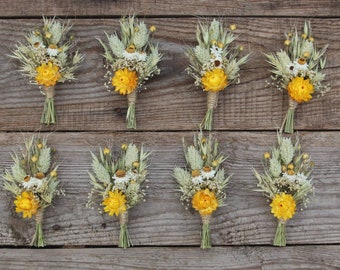 Natural dried flowers, mini bouquets, presen toppers, everlasting flowers, boutonniere