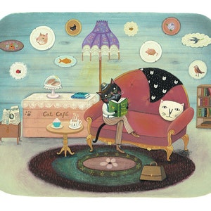 Té, pastel y un buen libro - Impresión Giclee - Gato caprichoso descansando en el Cat Cafe