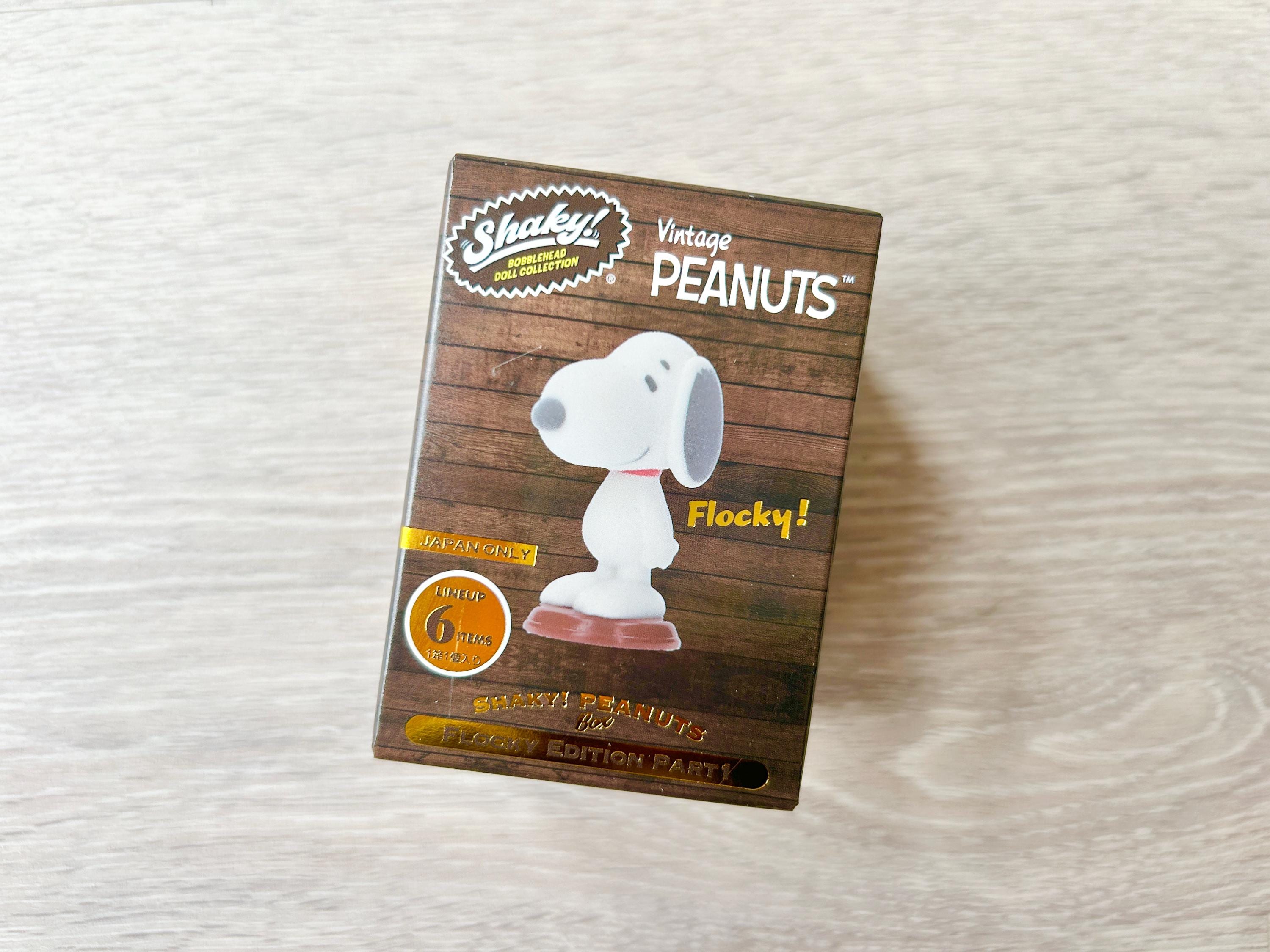 Shaky Peanuts Snoopy Bobblehead Doll Miniature Toy Figure Blind 