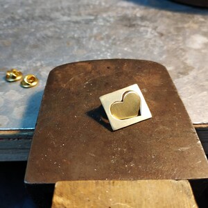 Golden heart brooch image 5