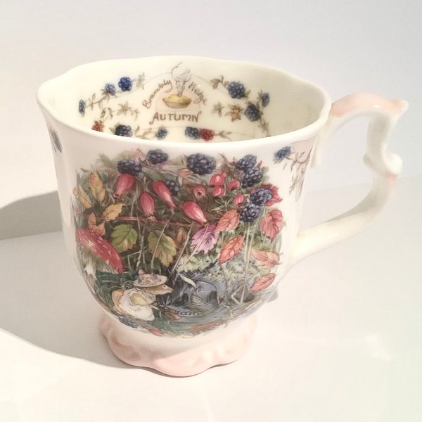 Brambly Hedge Autumn beaker, Brambly Hedge full size cup, Royal Doulton Autumn mug, Autumn blackberry bone china cup