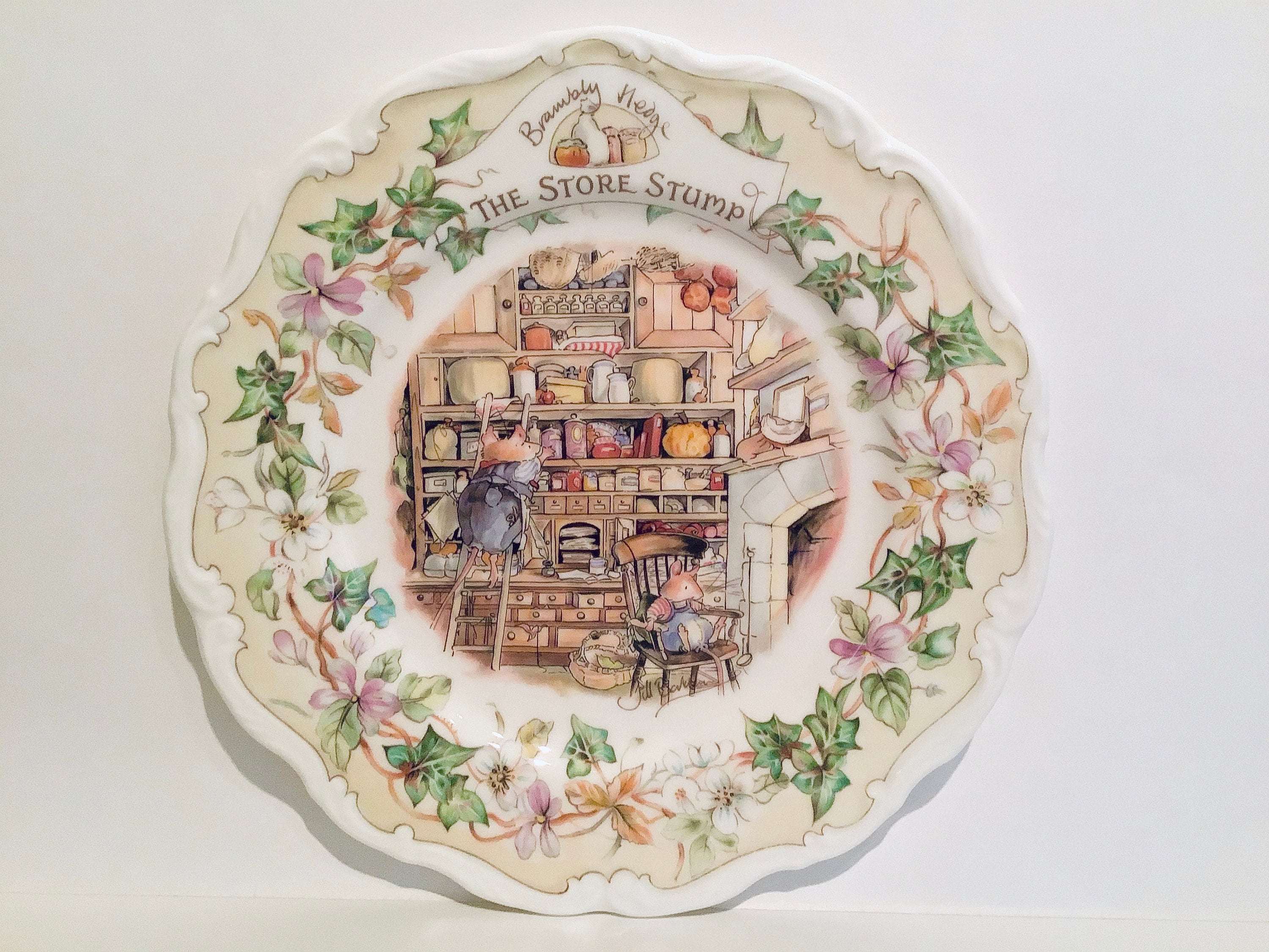 Brambly Hedge Store Stump Plate, Brambly Hedge Bone China